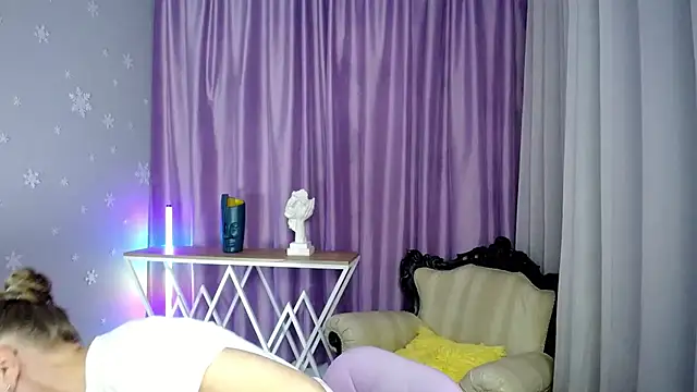 queen a n i online show from 21, 9, 2025