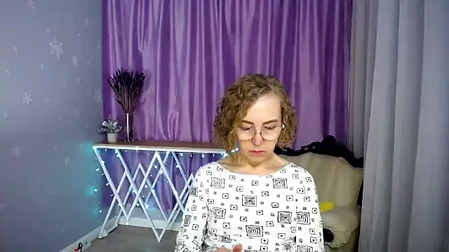 queen a n i online show from 7, 6, 2026