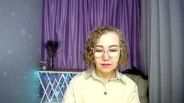 queen a n i online show from 15, 6, 2026