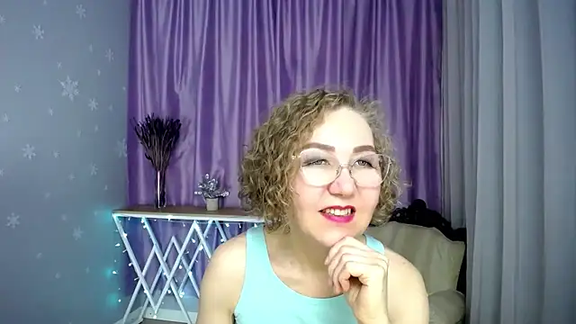 queen a n i online show from 11, 5, 2026