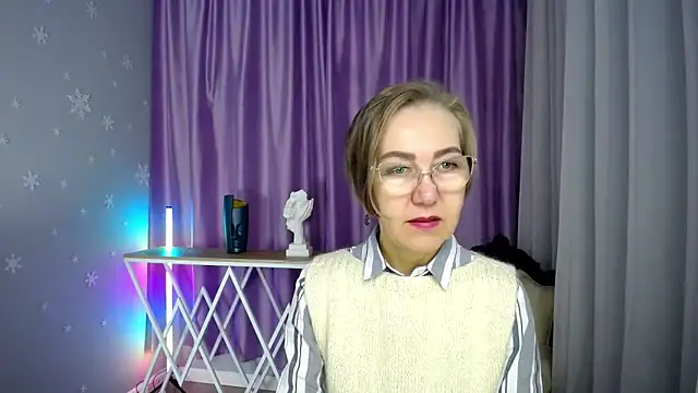 queen a n i online show from 10, 10, 2025