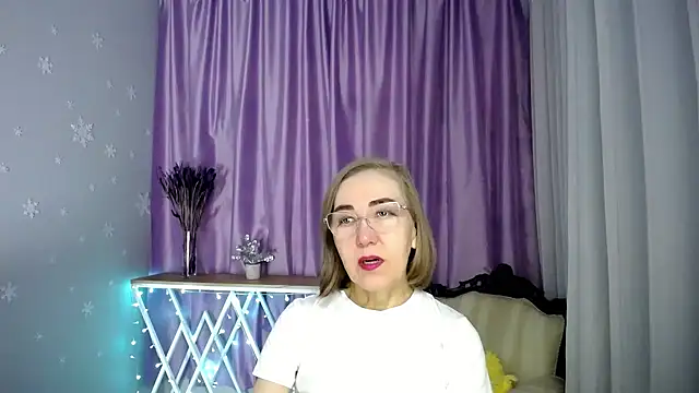 queen a n i online show from 3, 5, 2026