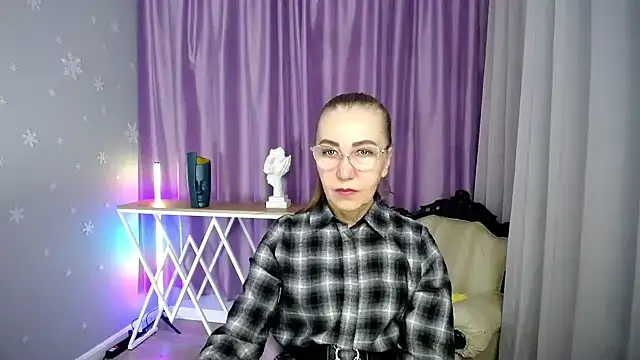 queen a n i online show from 27, 9, 2025