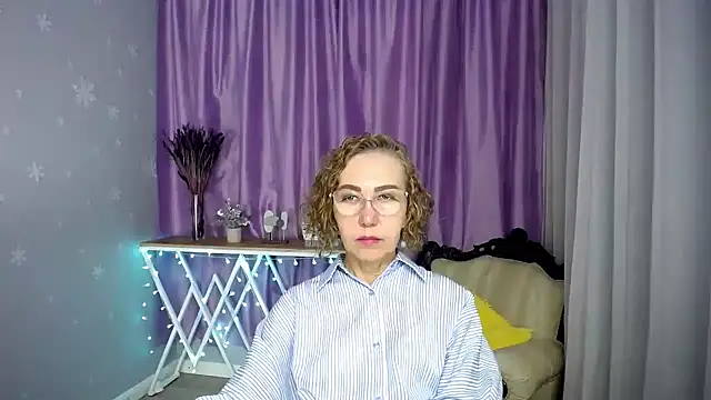 queen a n i online show from 9, 7, 2026