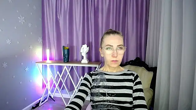 queen a n i online show from 10, 9, 2025