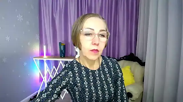 queen a n i online show from 5, 10, 2025