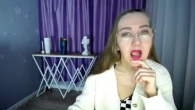 queen a n i online show from 5, 3, 2025