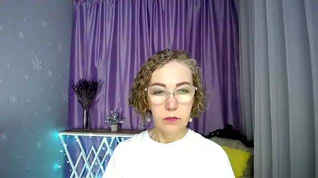 queen a n i online show from 24, 5, 2026