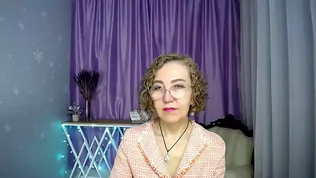 queen a n i online show from 19, 6, 2026