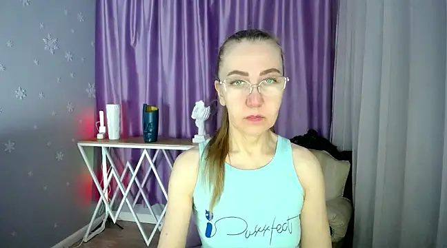 queen a n i online show from 28, 2, 2025