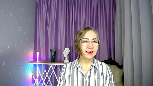 queen a n i online show from 20, 11, 2025