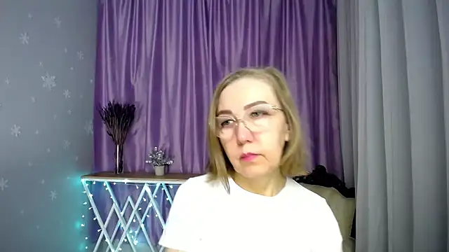 queen a n i online show from 8, 5, 2026
