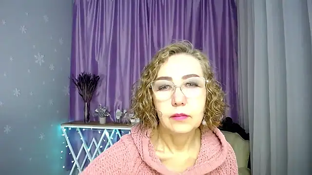 queen a n i online show from 20, 7, 2026