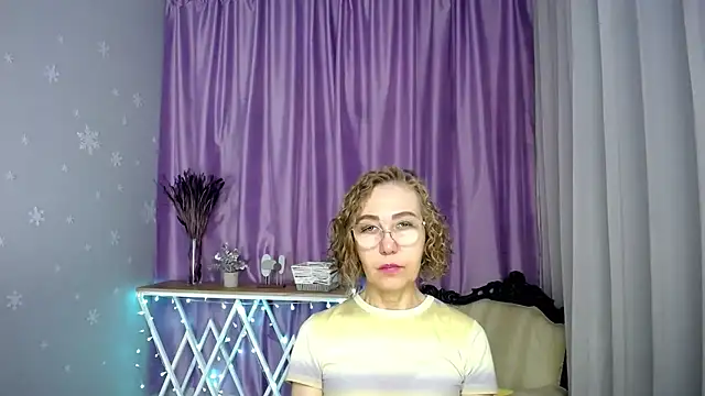 queen a n i online show from 13, 7, 2026