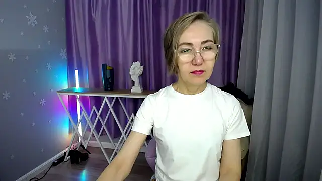 queen a n i online show from 17, 10, 2025