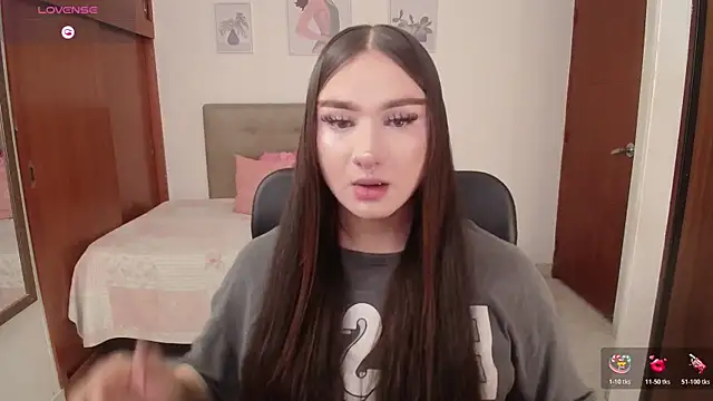 Snapshot of Miley_Baker chatting on 28, 11, 2025 Miley Baker online show from 28, 11, 2025