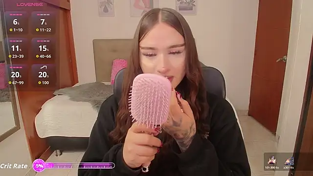 Snapshot of Miley_Baker chatting on 12, 11, 2025 Miley Baker online show from 12, 11, 2025