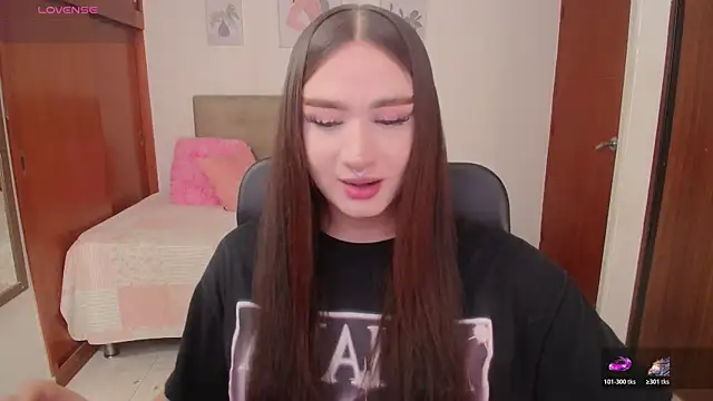 Snapshot of Miley_Baker chatting on 26, 11, 2025 Miley Baker online show from 26, 11, 2025