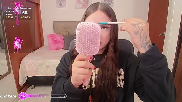 Snapshot of Miley_Baker chatting on 28, 10, 2025 Miley Baker online show from 28, 10, 2025