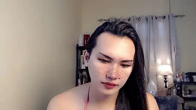 Snapshot of beatrice_21 chatting on 7, 10, 2025 beatrice 21 online show from 7, 10, 2025