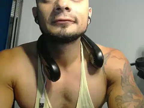 Snapshot of JacobJamess chatting on 4, 2, 2025 JacobJamess online show from 4, 2, 2025