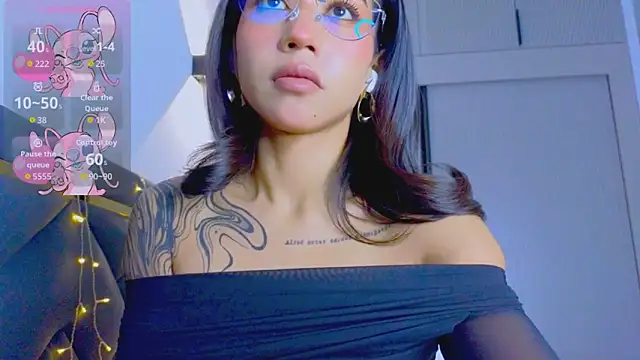 Mia Tin online show from 15, 12, 2025