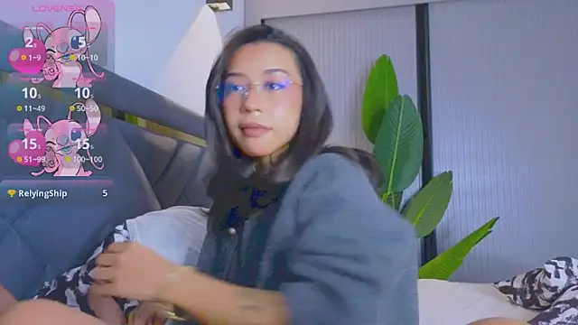 Mia Tin online show from 14, 11, 2025