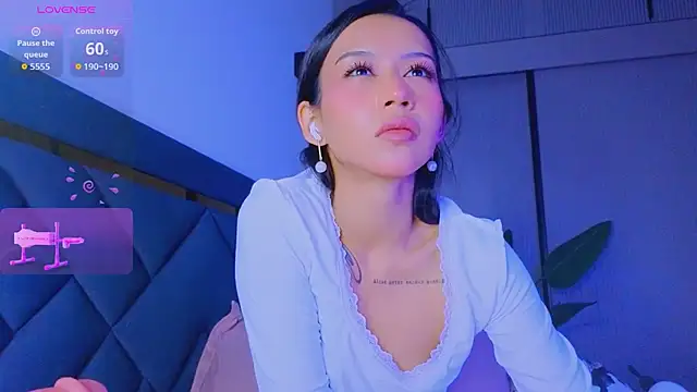 Mia Tin online show from 15, 3, 2026