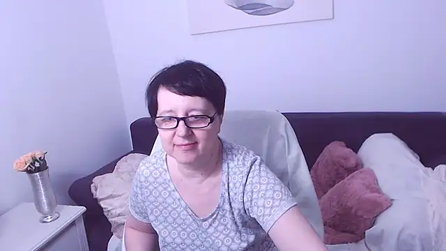 Snapshot of ChristaRose chatting on 8, 5, 2026 ChristaRose online show from 8, 5, 2026