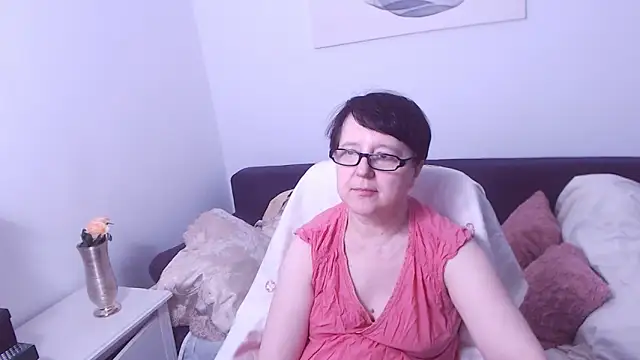 Snapshot of ChristaRose chatting on 10, 6, 2026 ChristaRose online show from 10, 6, 2026