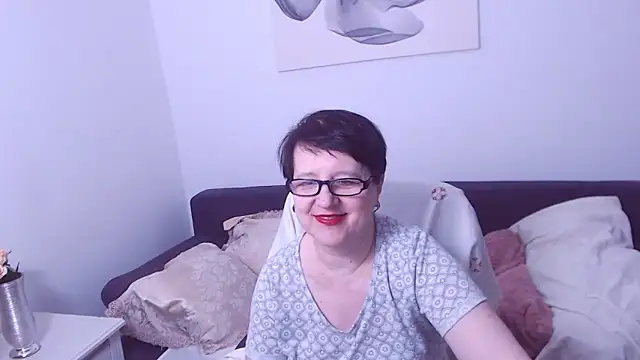 Snapshot of ChristaRose chatting on 4, 6, 2026 ChristaRose online show from 4, 6, 2026