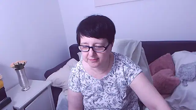 Snapshot of ChristaRose chatting on 8, 5, 2026 ChristaRose online show from 8, 5, 2026
