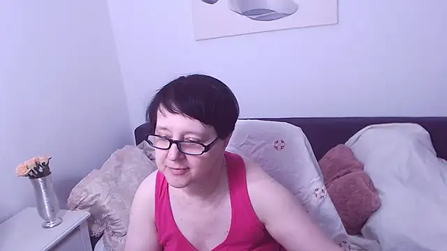 Snapshot of ChristaRose chatting on 10, 5, 2026 ChristaRose online show from 10, 5, 2026