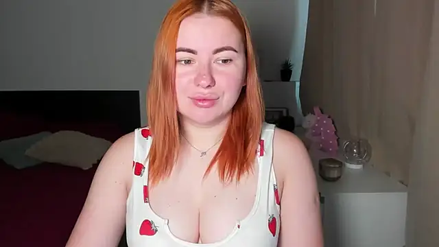 Snapshot of LAYLAxSTAR chatting on 6, 7, 2026 LAYLAxSTAR online show from 6, 7, 2026
