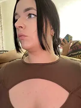 Snapshot of HellMoor chatting on 12, 10, 2025 HellMoor online show from 12, 10, 2025