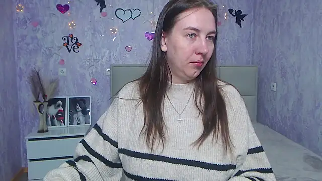 Snapshot of KaleyReed chatting on 3, 3, 2025 KaleyReed online show from 3, 3, 2025