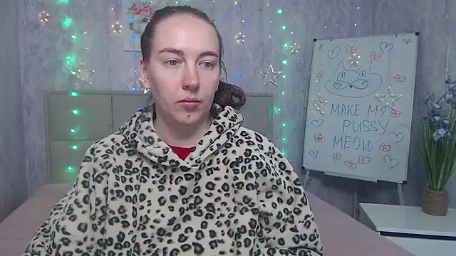 Snapshot of KaleyReed chatting on 2, 10, 2025 KaleyReed online show from 2, 10, 2025
