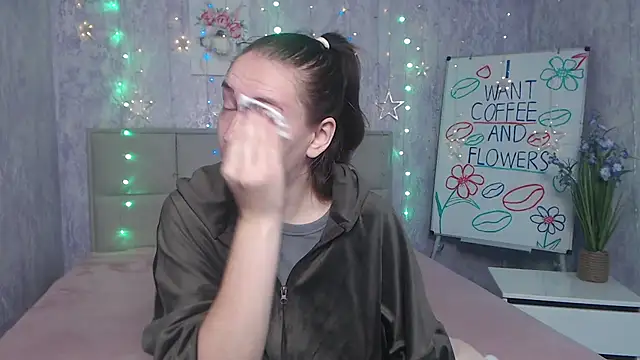 Snapshot of KaleyReed chatting on 21, 9, 2025 KaleyReed online show from 21, 9, 2025