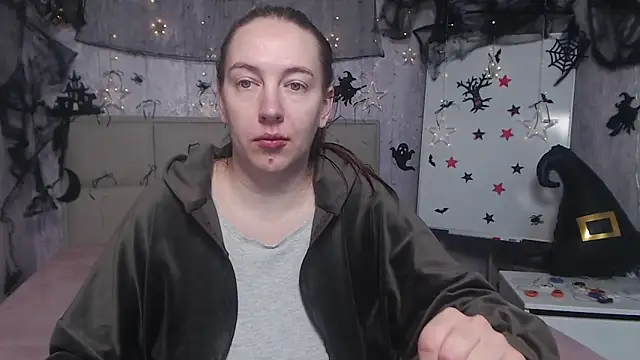 Snapshot of KaleyReed chatting on 18, 10, 2025 KaleyReed online show from 18, 10, 2025