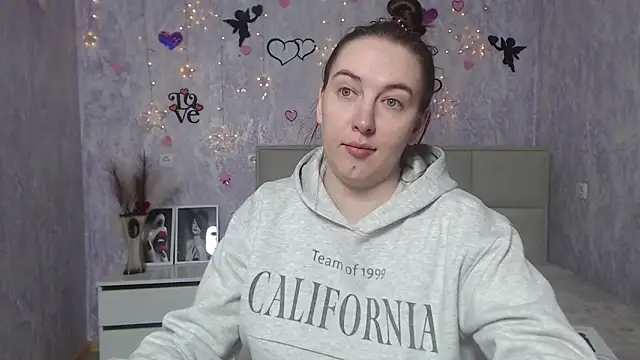 Snapshot of KaleyReed chatting on 28, 2, 2025 KaleyReed online show from 28, 2, 2025