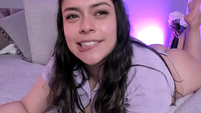 Nicolle W online show from 8, 3, 2025