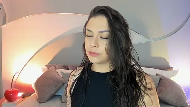 Nicolle W online show from 7, 2, 2026