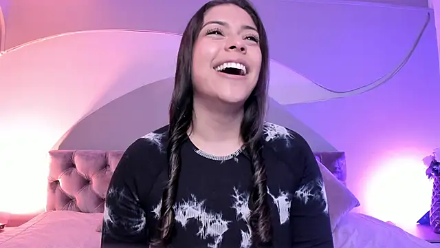 Nicolle W online show from 26, 2, 2025