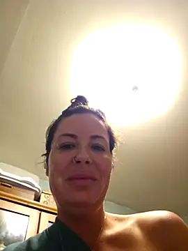 RebeccaXO  online show from 24, 4, 2026