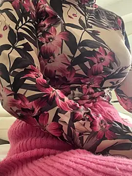 Snapshot of DulceMya6 chatting on 28, 5, 2026 DulceMya6 online show from 28, 5, 2026