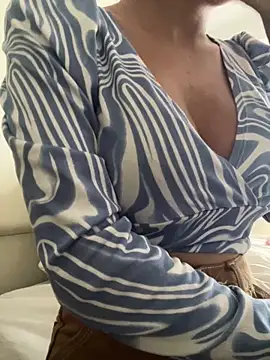 Snapshot of DulceMya6 chatting on 25, 5, 2026 DulceMya6 online show from 25, 5, 2026