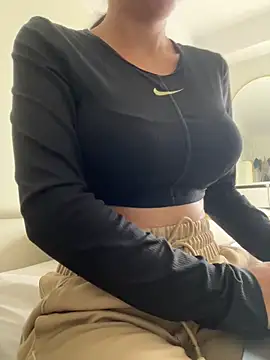 Snapshot of DulceMya6 chatting on 2, 6, 2026 DulceMya6 online show from 2, 6, 2026
