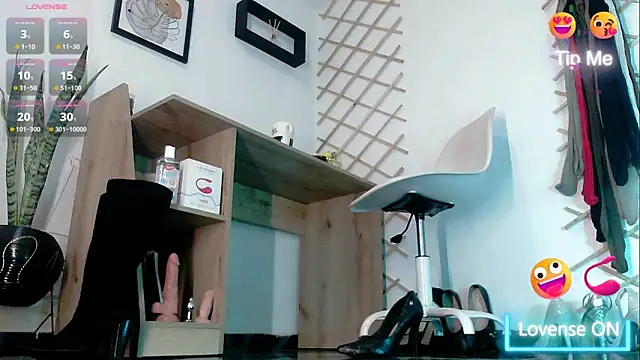 myla sarah online show from 15, 11, 2025