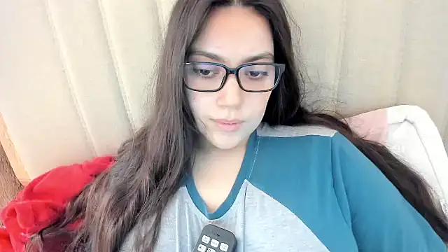 Snapshot of roniewester chatting on 6, 6, 2026 roniewester online show from 6, 6, 2026