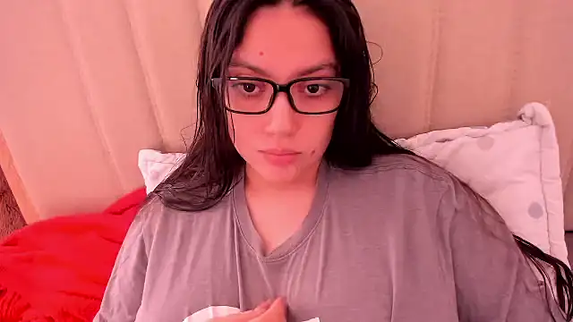 Snapshot of roniewester chatting on 15, 5, 2026 roniewester online show from 15, 5, 2026
